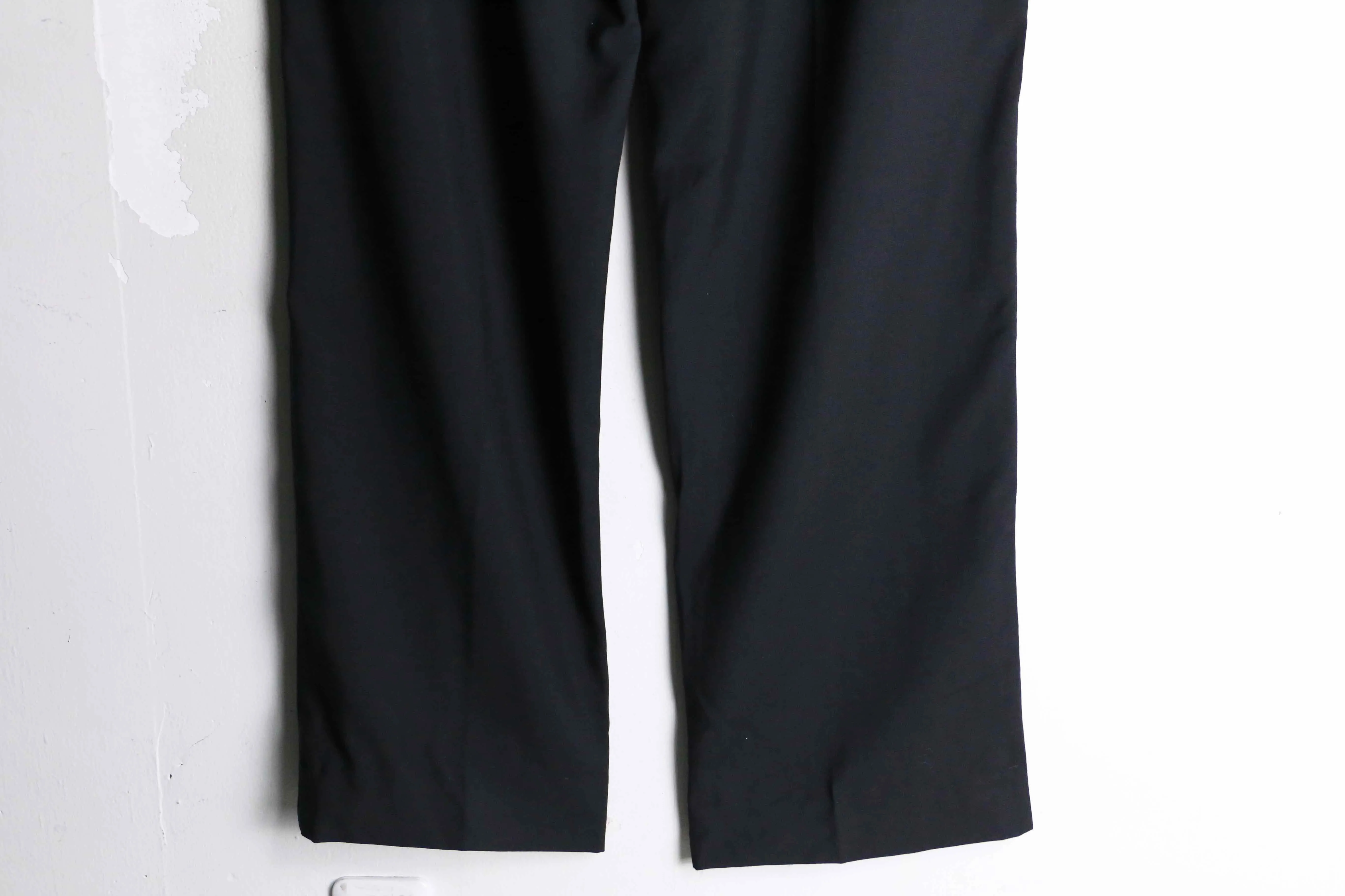 2tucks straight silhouette black color slacks