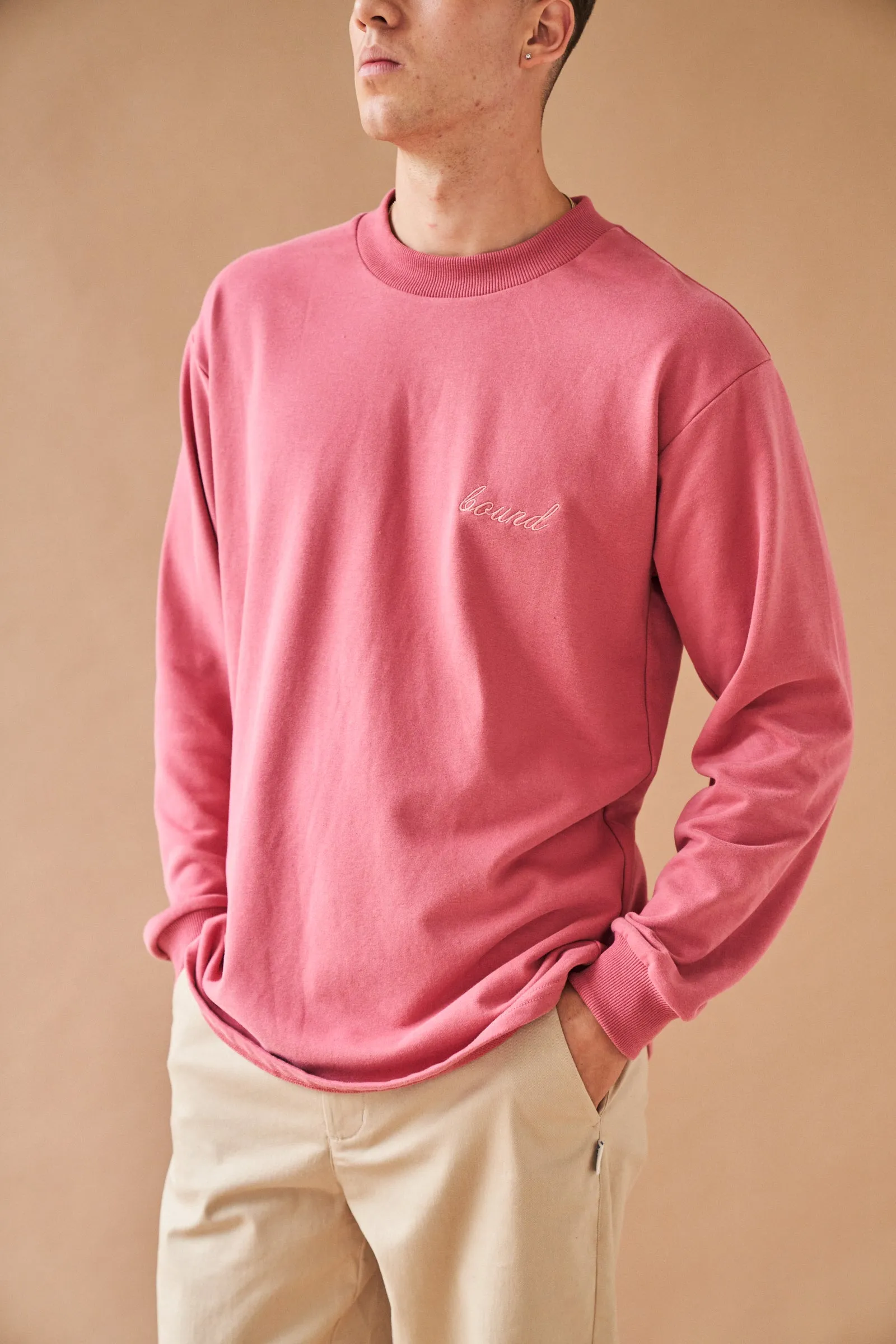 BERRY SCRIPT EMBROIDERED LONGSLEEVE TEE