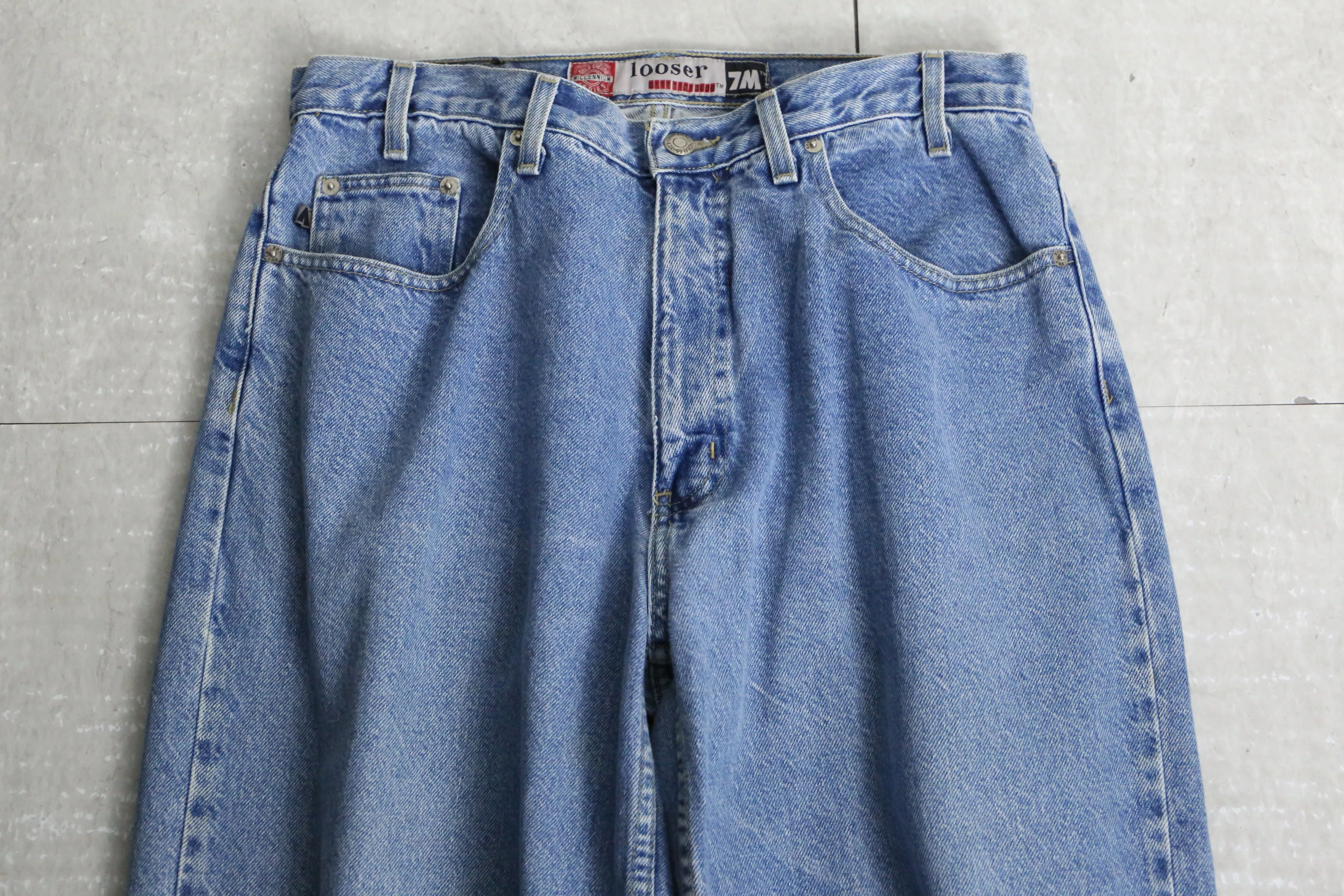 blue wide silhouette denim pants