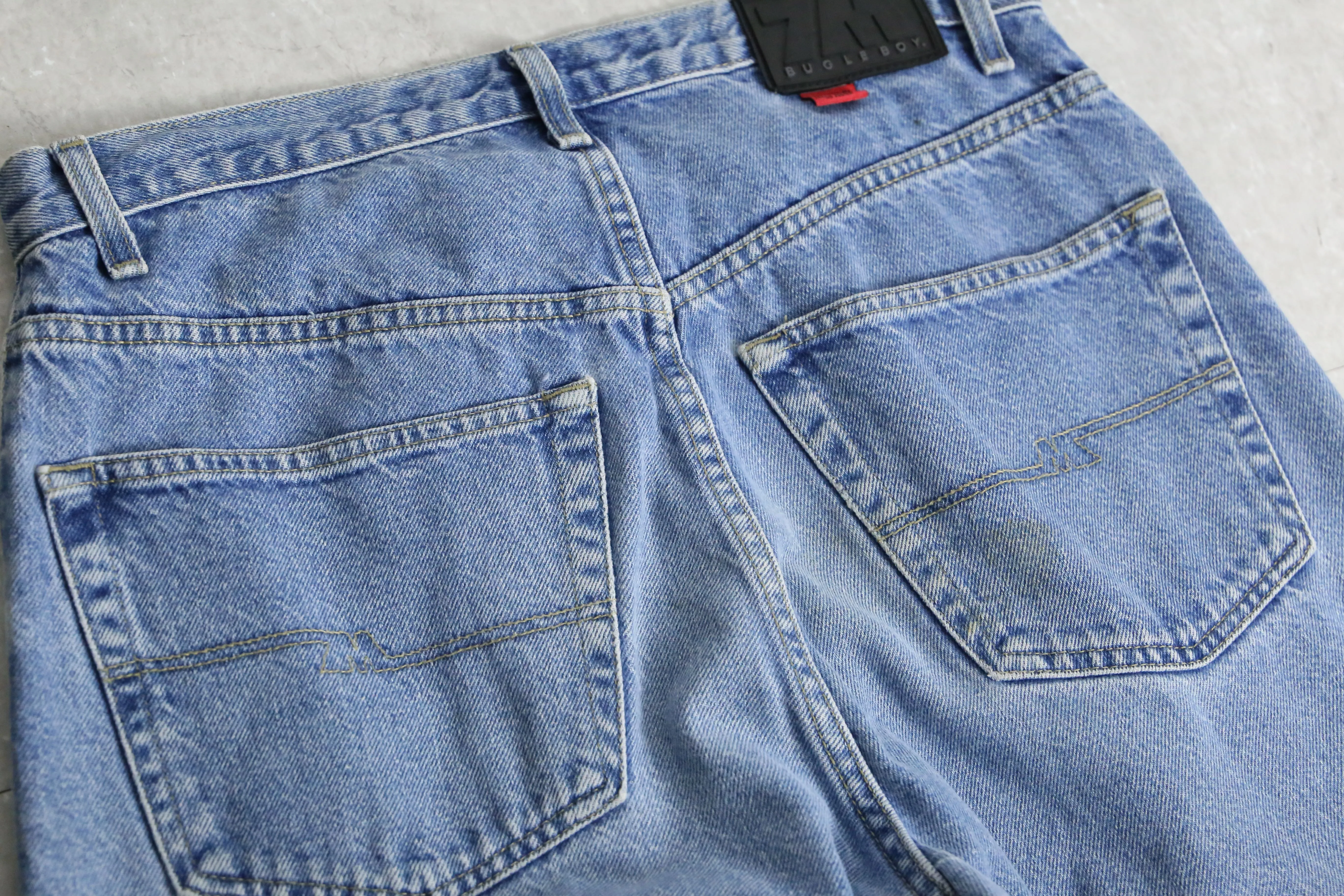 blue wide silhouette denim pants