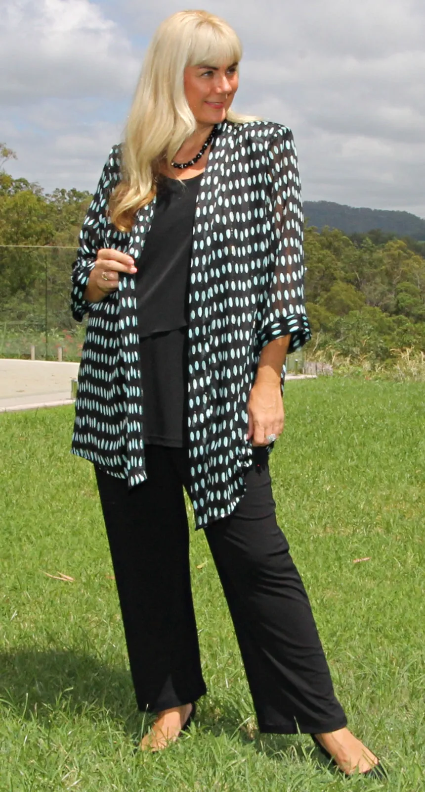 Edwina Edge to Edge Jacket Black | MInt