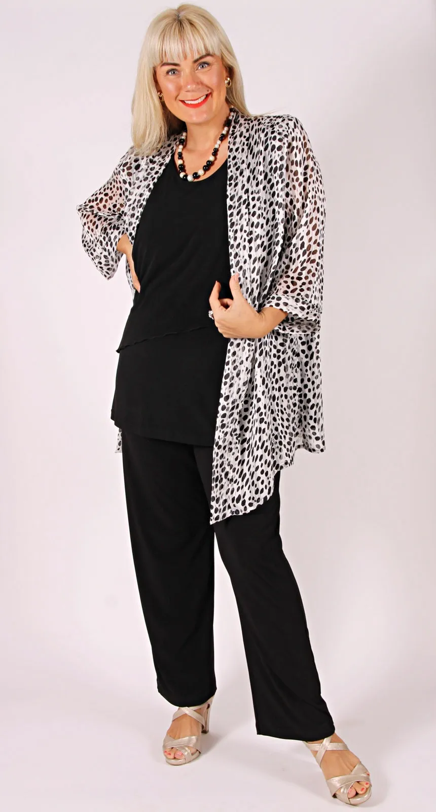 Edwina Edge to Edge Jacket Black | White