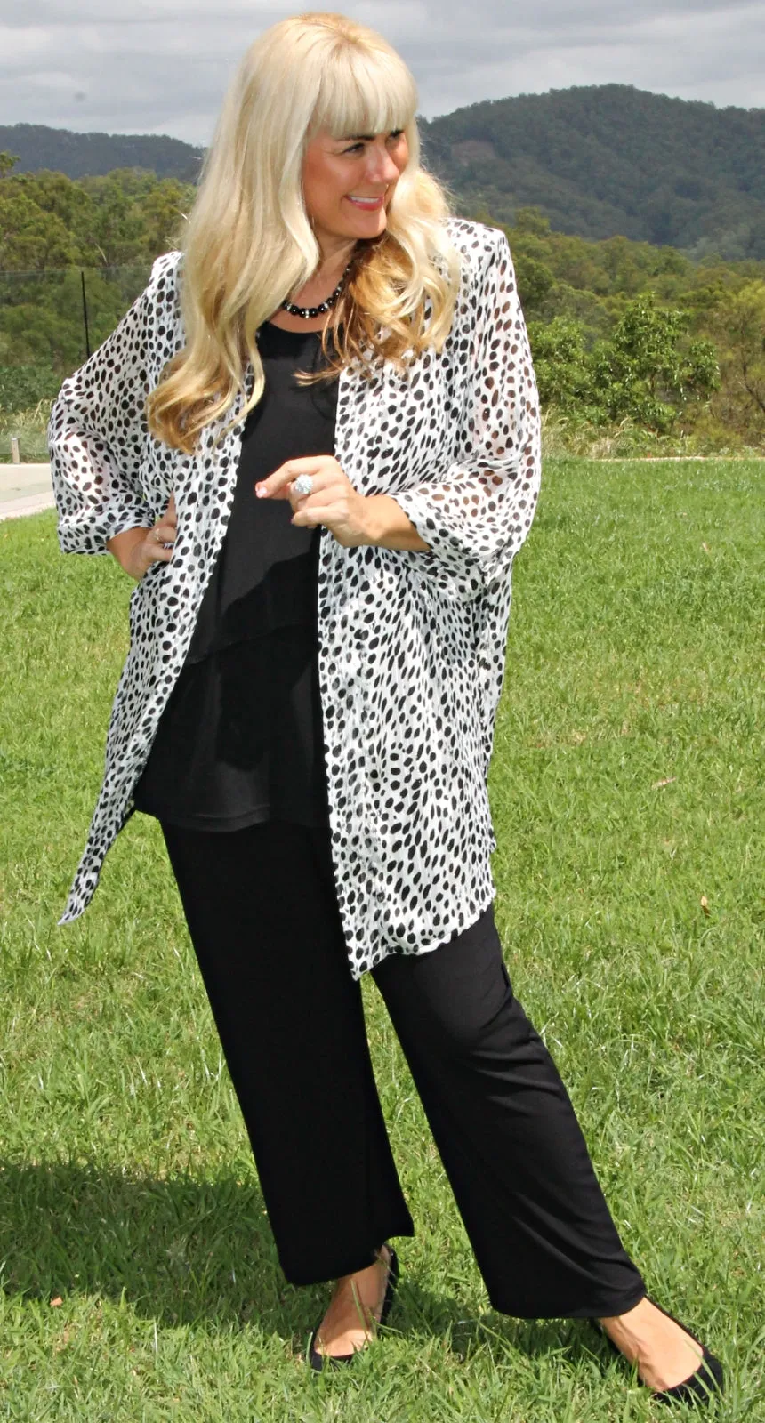 Edwina Edge to Edge Jacket Black | White